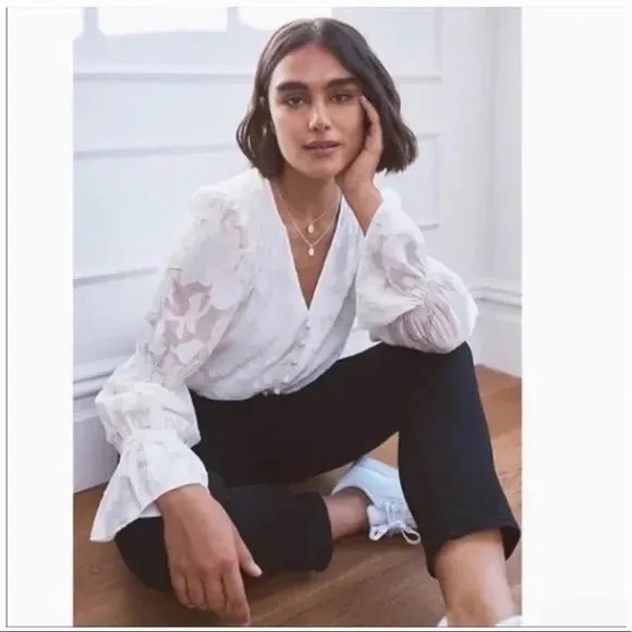 Elizabeth and James White Floral Blouson Peplum Long Sleeve Blouse Size S - Picture 2 of 9